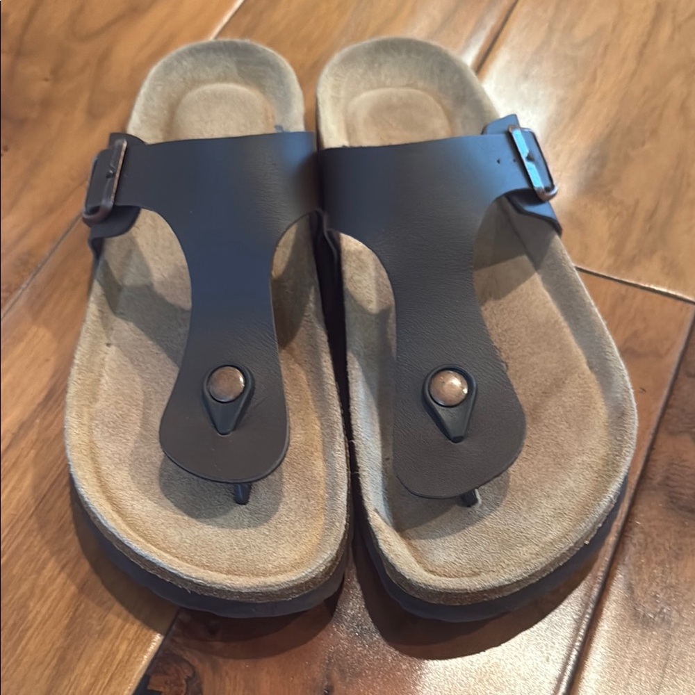 Women’s Cushionaire Leah sandals size 7 worn once